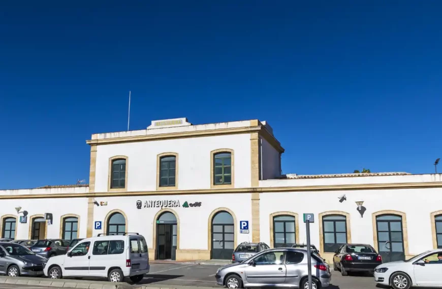 Antequera-Santa Ana será la única parada intermedia en los servicios alternativos de Renfe entre Córdoba y Málaga