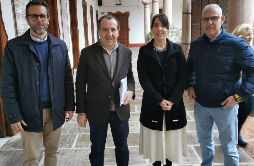 El PSOE de Antequera critica la aprobación por urgencia de una nueva tasa de residuos sin bonificaciones ni medidas de compensación