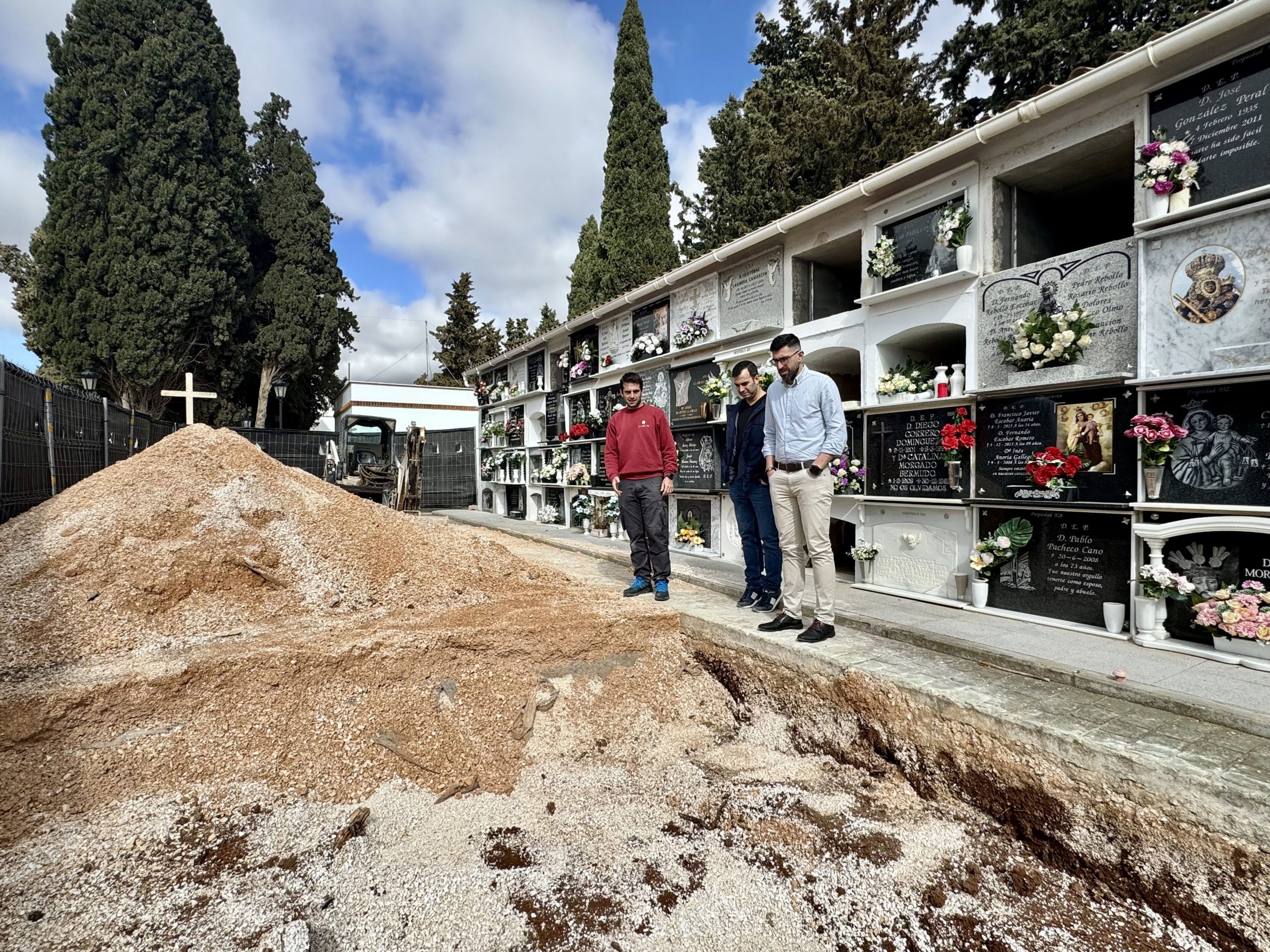 El Ayuntamiento de Campillos inicia la segunda fase de los trabajos de exhumación en las fosas comunes halladas en el cementerio municipal