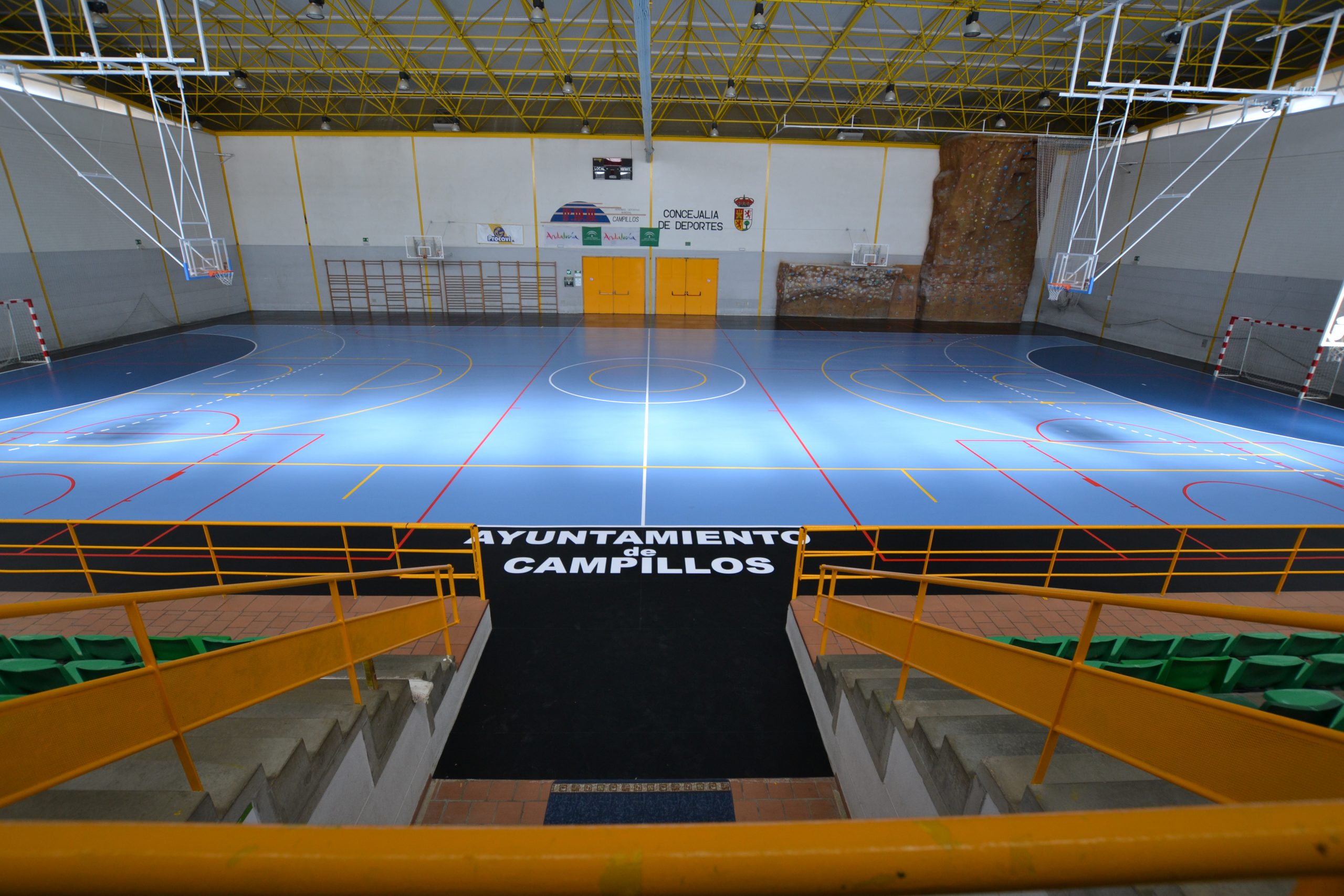 El Ayuntamiento de Campillos sustituirá la cubierta del pabellón polideportivo municipal durante el verano