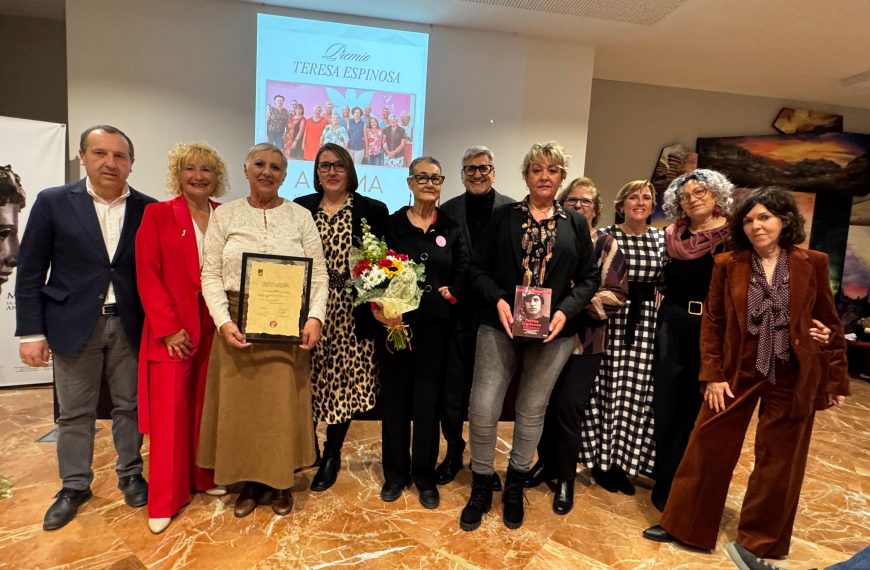 El PSOE de Antequera reconoce a AMAMA con el Premio Teresa Espinosa