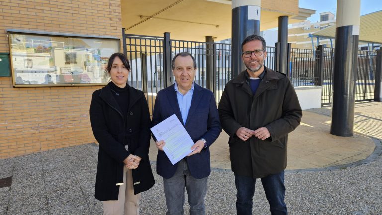 El PSOE de Antequera se suma a la concentración contra el traslado de la estación de autobuses