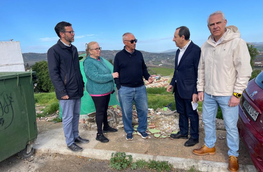 El PSOE de Antequera exige un plan de choque de limpieza en Veracruz y mejoras en el autobús urbano