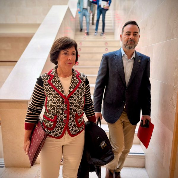 El PSOE de Fuengirola frena la «política de gestos» de la derecha y exige soluciones reales para la educación, la sanidad y la convivencia