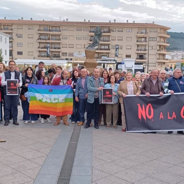 José Luis Ruiz Espejo reivindica en Antequera el “no a la guerra” y reclama agotar la vía diplomática
