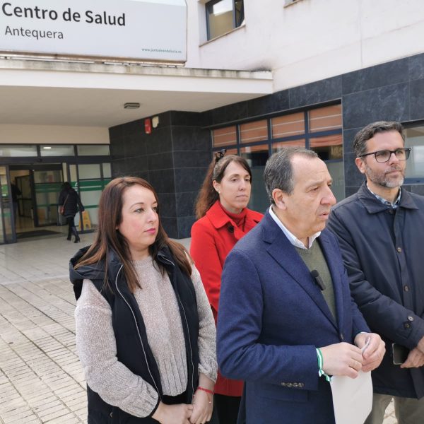 El PSOE de Antequera defiende la posición del Gobierno de España frente a la guerra contra Irán y advierte del impacto económico del conflicto