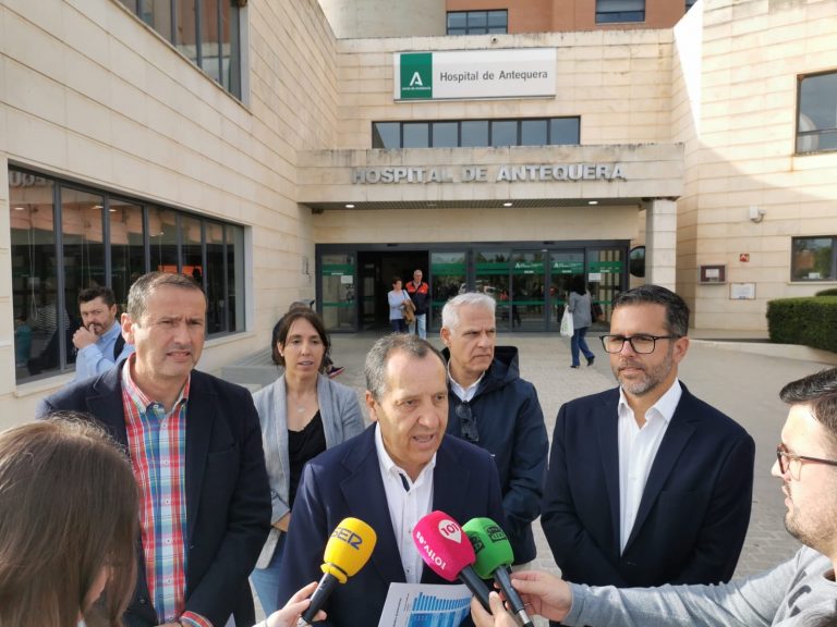 El PSOE denuncia el colapso de la sanidad pública andaluza y exige responsabilidades a la Junta por el aumento de las listas de espera