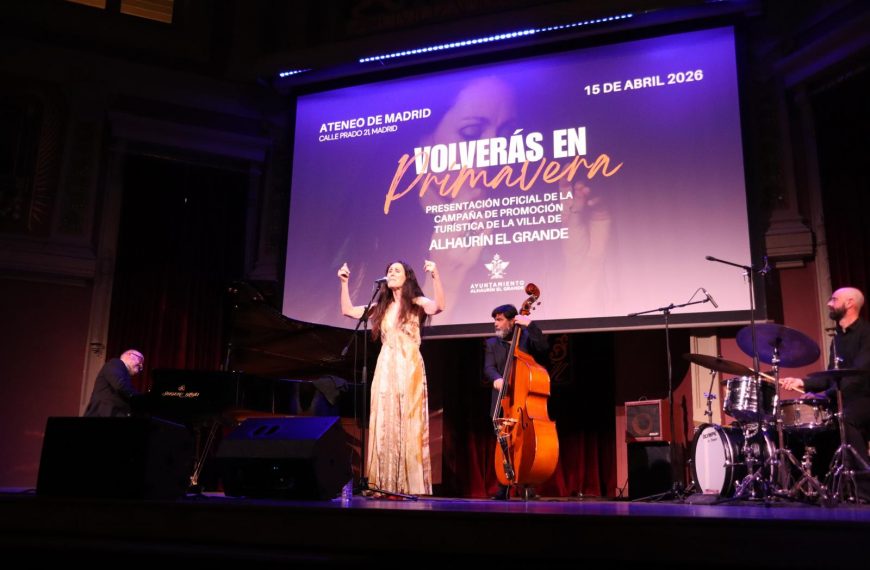 El Teatro Antonio Gala acoge el concierto de Clara Montes dentro de “Volverás en primavera”