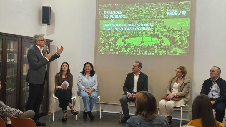 El PSOE de Málaga denuncia el “fracaso” de la Junta en dependencia y anuncia un plan de choque para revertir la situación