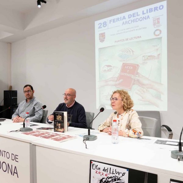 Archidona blinda su patrimonio literario congregando a cuarenta autores en la comarca