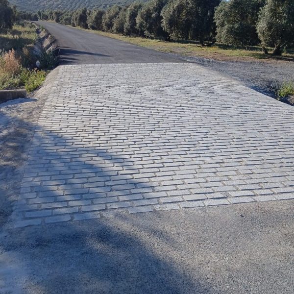 Cuevas Bajas reabre el camino de Las Molinas tras finalizar las obras de mejora en el camino rural Moheda-Cedrón