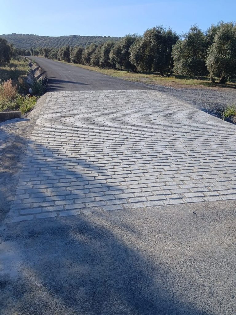 Cuevas Bajas reabre el camino de Las Molinas tras finalizar las obras de mejora en el camino rural Moheda-Cedrón