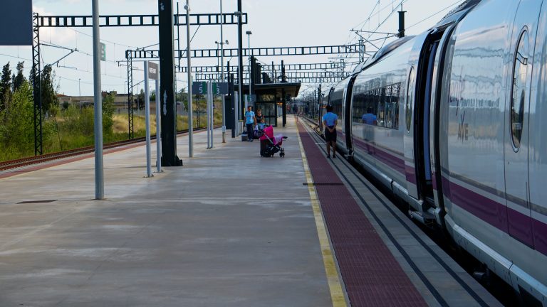Transportes adjudica por 22,6 millones la duplicación de 46 kilómetros de la LAV Antequera-Granada
