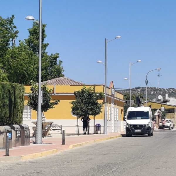 Cuevas Bajas renueva el alumbrado de la calle Real Casillas con una inversión incluida en un proyecto de 50.000 euros