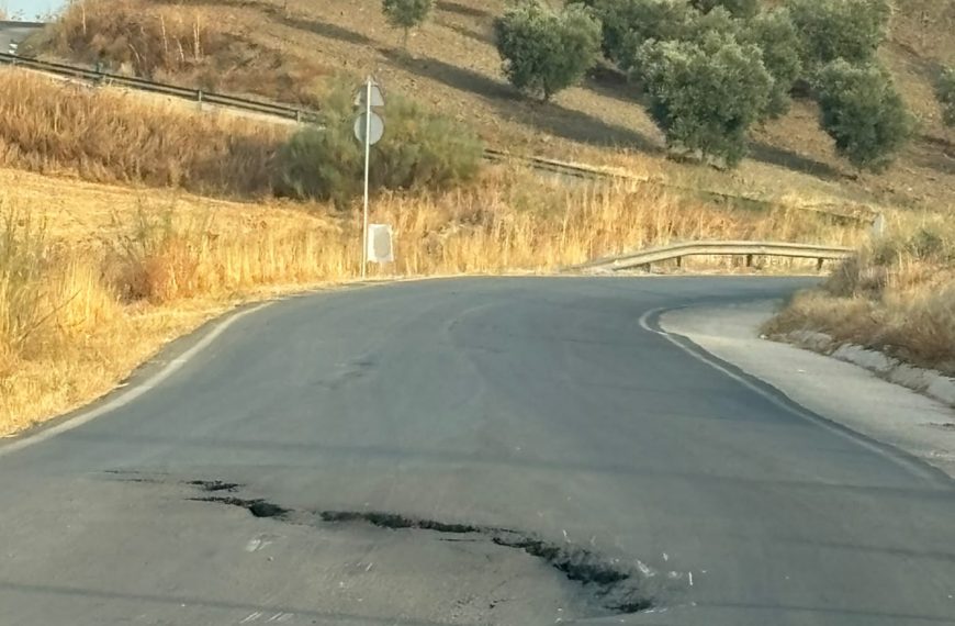 El PSOE reclama una actuación urgente en la carretera que une La Joya con La Higuera