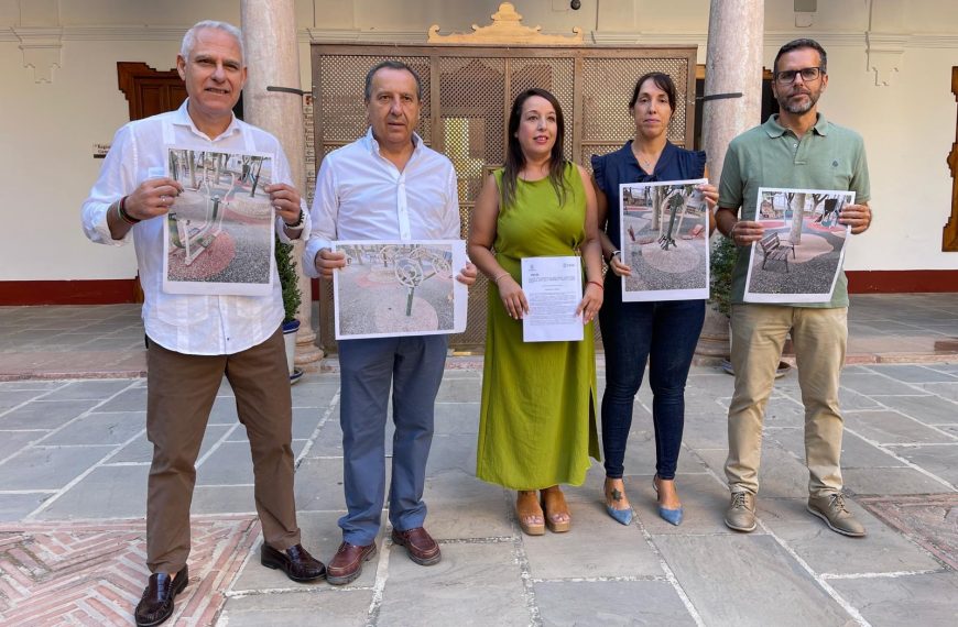 Ruiz Espejo reclama la limpieza y desinfección inmediata del parque infantil de Los Nogales